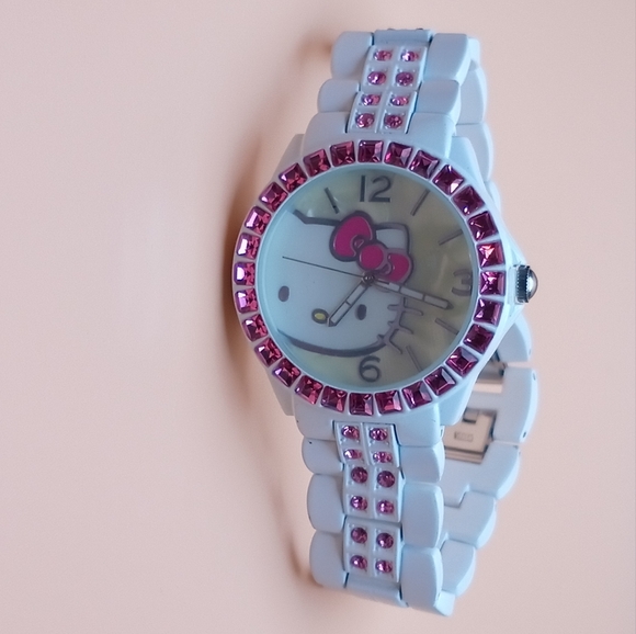 Hello Kitty Watch - Picture 2 of 3